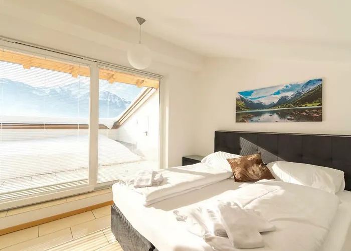 Ski-n-lake - The Alps View